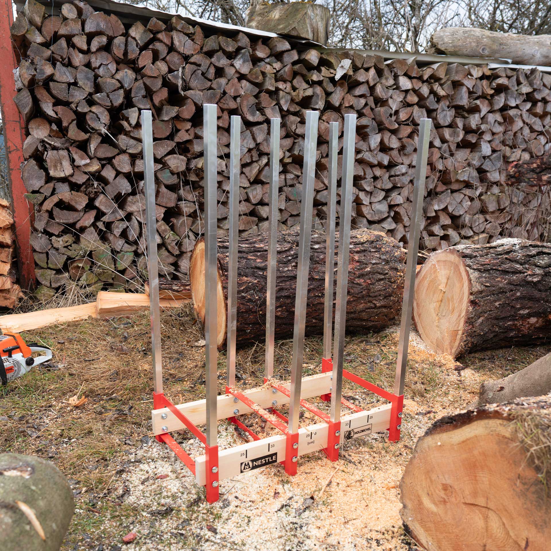 NESTLE Holzmichel Sägebock– Profi Sägebock für sicheres Brennholzsägen NESTLE Holzmichel Sägebock– Profi Sägebock für sicheres Brennholzsägen